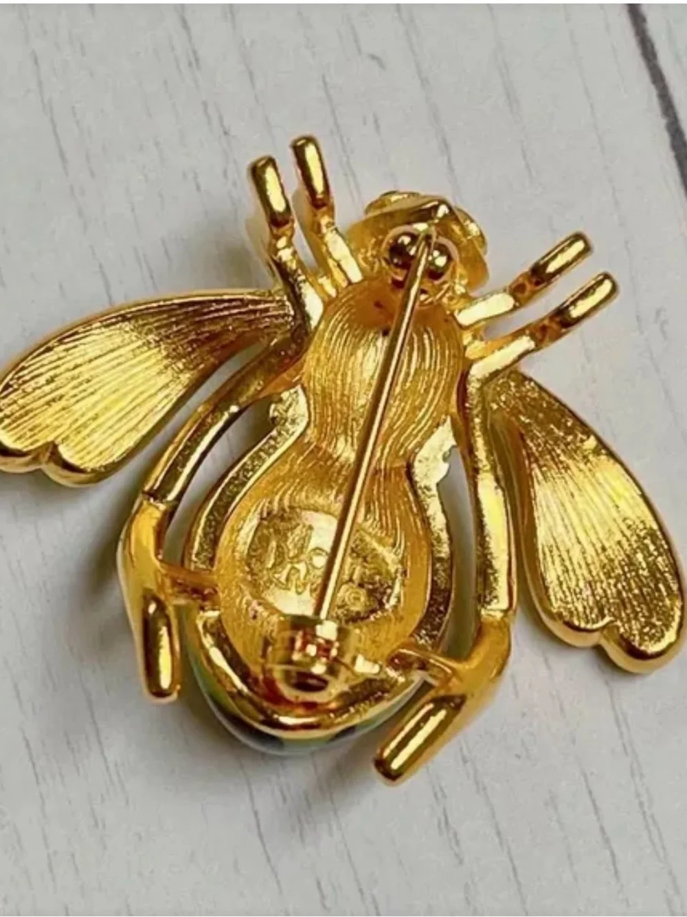 VINTAGE JOAN RIVERS CLASSICS ENAMEL CAMO SWAROVSKI CRYSTALS BEE BROOCH